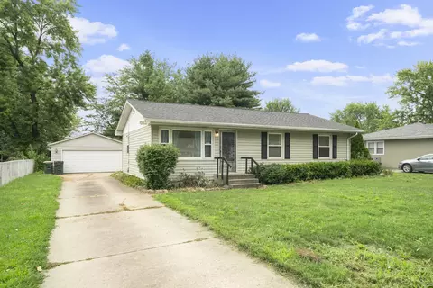 1922 Kevin Dr, Montgomery, IL 60538
