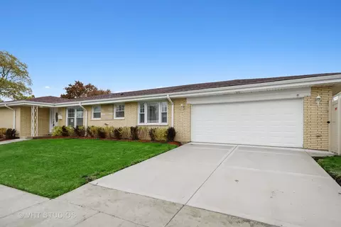 4141 Mulford St, Skokie, IL 60076