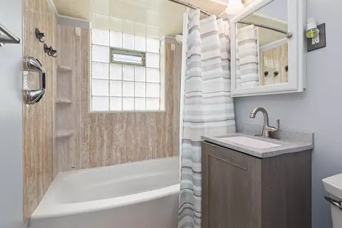 Bath - 11600 S Sacramento Dr, Merrionette Park, IL 60803 photo 1 of 1