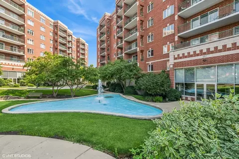 Exterior - 650 S River Rd #504, Des Plaines, IL 60016 photo 1 of 3