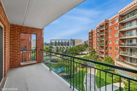 Exterior - 650 S River Rd #504, Des Plaines, IL 60016 photo 2 of 3