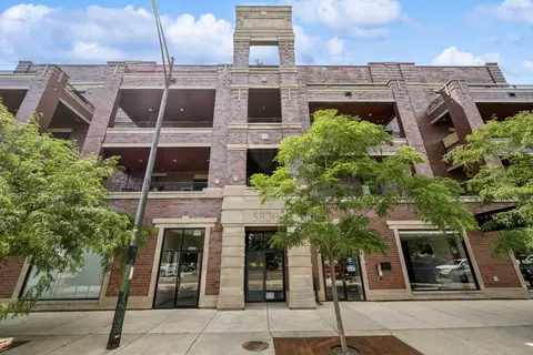 5820 N Clark St #302, Chicago, IL 60660