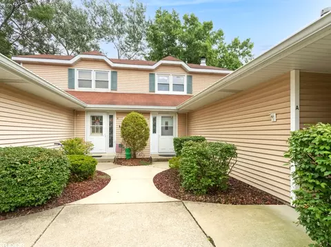 15247 Creekside Dr #29C, Oak Forest, IL 60452