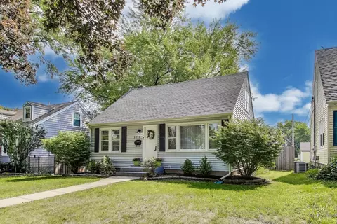 1010 Elm St, Saint Charles, IL 60174