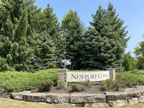 40590 N North Newport Dr, Antioch, IL 60002