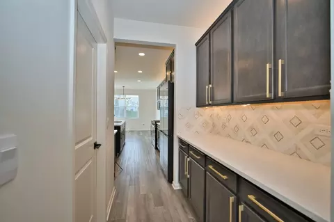 Entry Way - 1351 Wake Robin Ln, Bartlett, IL 60103 photo 4 of 9
