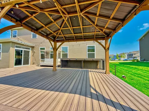 Exterior - 1351 Wake Robin Ln, Bartlett, IL 60103 photo 9 of 14
