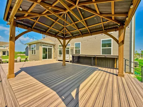 Exterior - 1351 Wake Robin Ln, Bartlett, IL 60103 photo 10 of 14