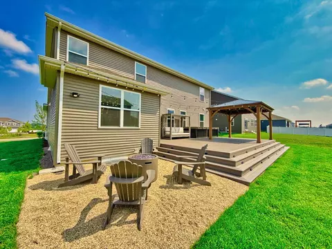 Exterior - 1351 Wake Robin Ln, Bartlett, IL 60103 photo 7 of 14