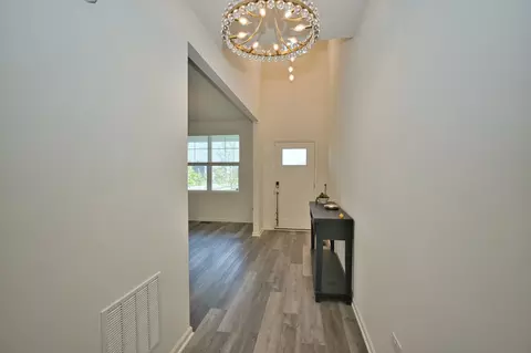 Entry Way - 1351 Wake Robin Ln, Bartlett, IL 60103 photo 5 of 9