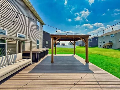 Exterior - 1351 Wake Robin Ln, Bartlett, IL 60103 photo 14 of 14