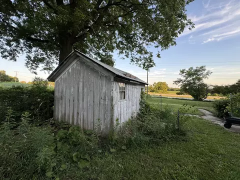 Exterior - 7500 Us Highway 20 E, Ridott, IL 61067 photo 5 of 7