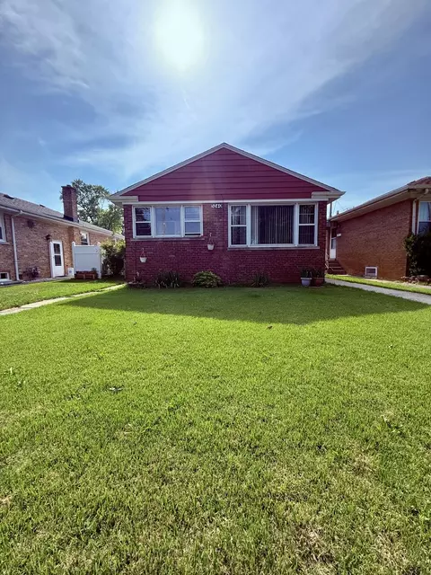 3240 Ernst St, Franklin Park, IL 60131