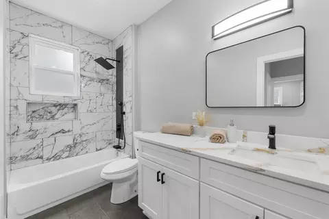 Bath - 4113 Eberly Ave, Brookfield, IL 60513 photo 1 of 11