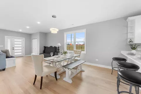 Dining - 4113 Eberly Ave, Brookfield, IL 60513 photo 3 of 8