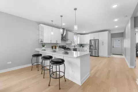 Kitchen - 4113 Eberly Ave, Brookfield, IL 60513 photo 8 of 9