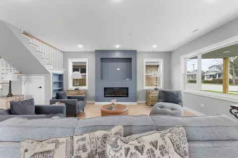 Living - 4113 Eberly Ave, Brookfield, IL 60513 photo 5 of 5