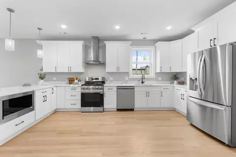 Kitchen - 4113 Eberly Ave, Brookfield, IL 60513 photo 6 of 9