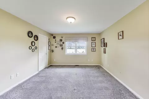 Bedroom - 714 Whitmore Trl, Mchenry, IL 60050 photo 1 of 7