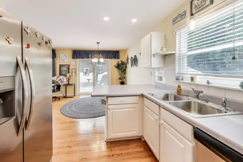 Kitchen - 714 Whitmore Trl, Mchenry, IL 60050 photo 3 of 3