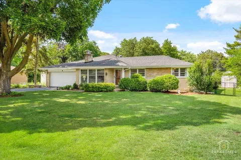 6 Drake Ter, Prospect Heights, IL 60070