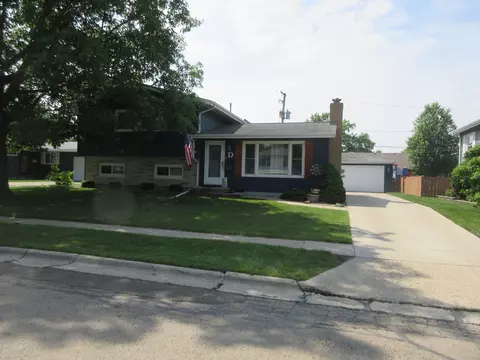 1503 E 18th St, Sterling, IL 61081