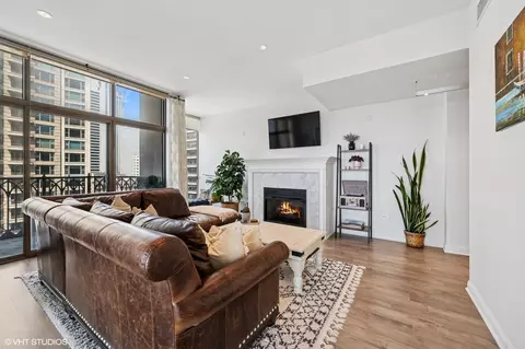 Living - 21 E Huron St #2606, Chicago, IL 60611 photo 2 of 2