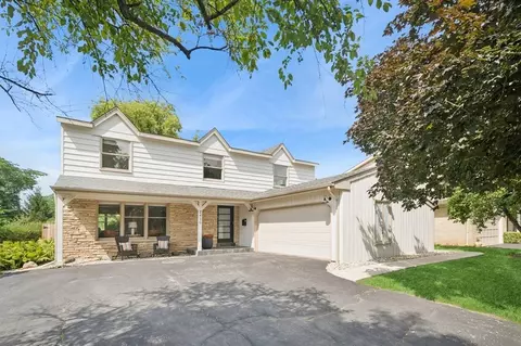 2416 Birchwood Ln, Wilmette, IL 60091