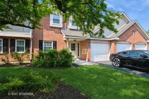 1353 Evergreen Dr #6, Palatine, IL 60074