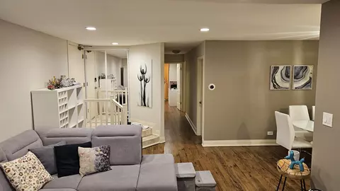 Living - 1094 Cornell Ave #1A, Wheeling, IL 60090 photo 3 of 3