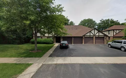1094 Cornell Ave #1A, Wheeling, IL 60090