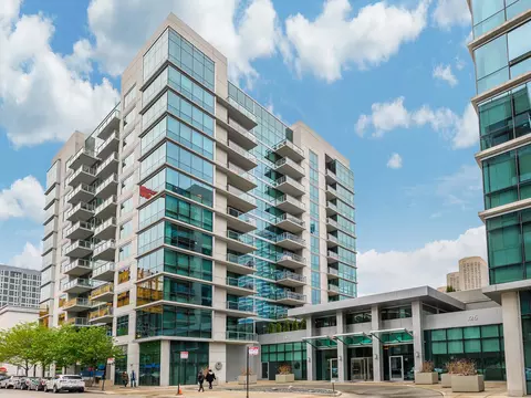 123 S Green St #710B, Chicago, IL 60607