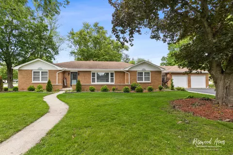 528 W Washington St, Momence, IL 60954