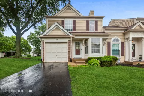 1539 Apple Grove Ln, Westmont, IL 60559