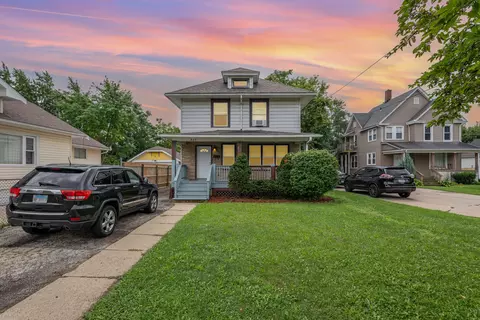 933 Claim St, Aurora, IL 60505