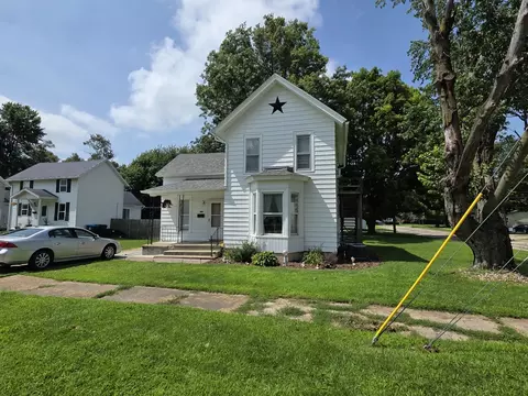 300 300 12 4th Ave, Rock Falls, IL 61071