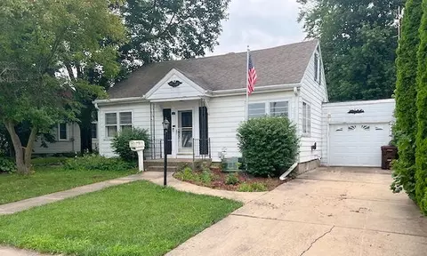 512 S 2nd St, Rochelle, IL 61068