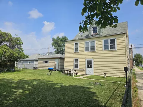 7600 W 61st St, Summit, IL 60501