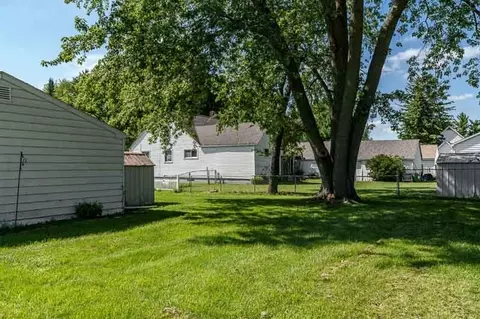 255 S 2nd St, Capron, IL 61012 photo 5
