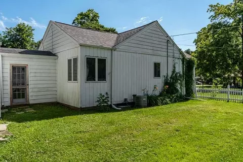 255 S 2nd St, Capron, IL 61012 photo 7