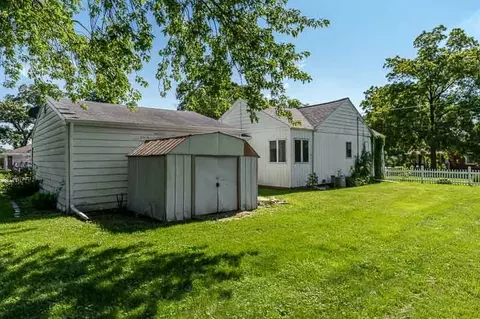 255 S 2nd St, Capron, IL 61012 photo 6