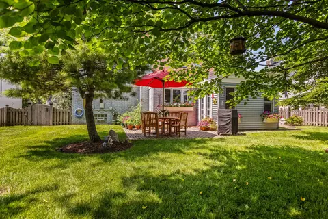 Exterior - 9 Williamsburg Ct, Evanston, IL 60203 photo 3 of 8