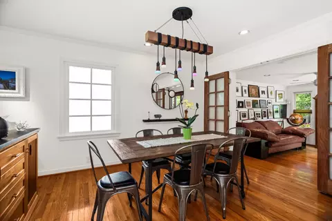 Dining - 9 Williamsburg Ct, Evanston, IL 60203 photo 1 of 4