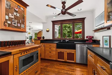 Kitchen - 9 Williamsburg Ct, Evanston, IL 60203 photo 4 of 5