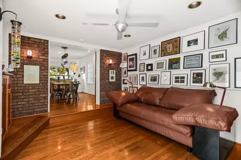 Living - 9 Williamsburg Ct, Evanston, IL 60203 photo 5 of 5