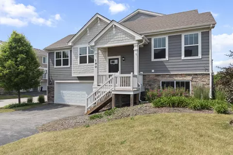 190 Goldenrod Dr, Elgin, IL 60124
