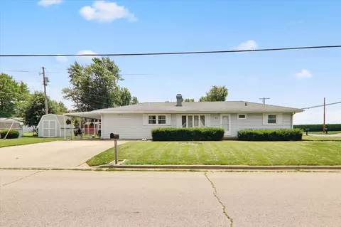 811 21st St, Lincoln, IL 62656