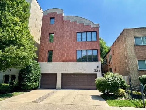 324 Wisconsin Ave #C, Oak Park, IL 60302