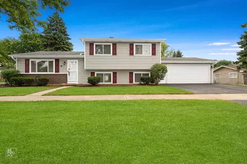 717 E Sunset Ave, Lombard, IL 60148