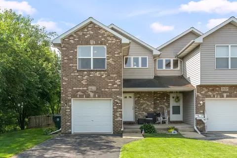 1422 E Arnold St, Sandwich, IL 60548